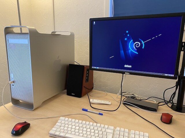 G5 running Debian with XFCE desktop